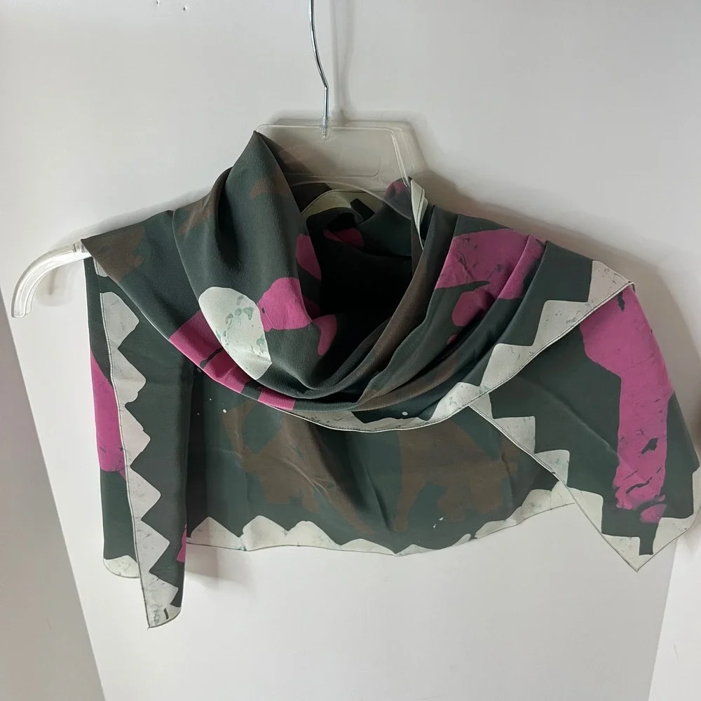 Womens Aztec Desert Wolf Cactus Scarf Square‎ Gray Pink White 33 x 35